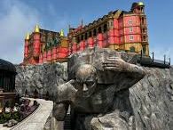 Замок в Дананге в парке Вана Хиллс