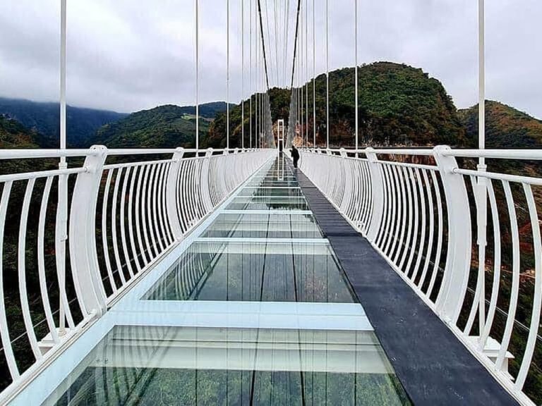 Стеклянный мост в Далате Стеклянный мост в Далате