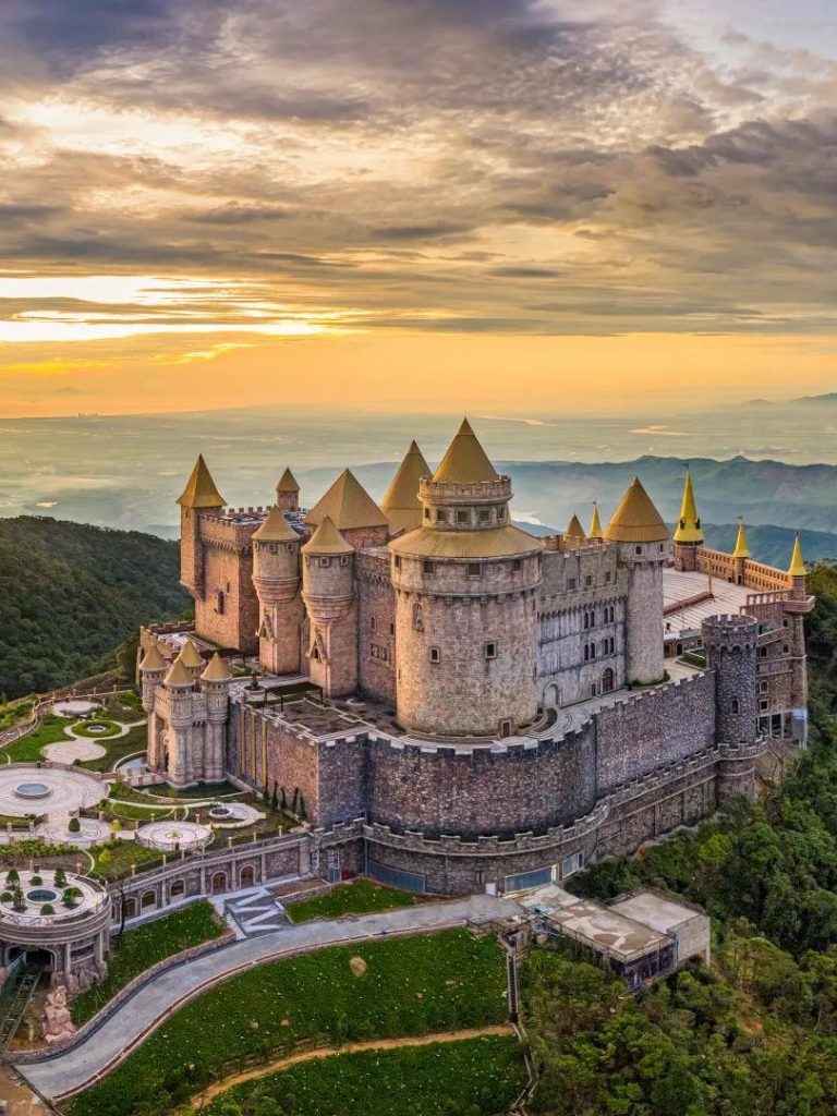 Золотой мост — уникальная архитектура в Дананг