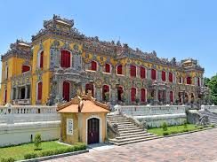 Императорская цитадель в Хюэ — дворцы и храмы династии Нгуен, объект Всемирного наследия ЮНЕСКО