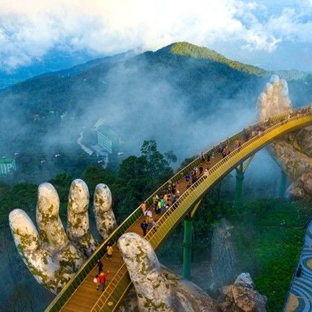 Золотой мост и Бана Хиллс — знаменитый Золотой мост с руками-гигантами, канатная дорога и виды над облаками, экскурсия из Дананга или Нячанг