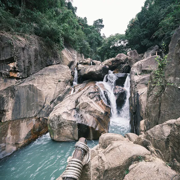 Водопады Ба Хо в Нячанге — трехкаскадный водопад с естественными бассейнами для купания, экскурсия с русским гидом