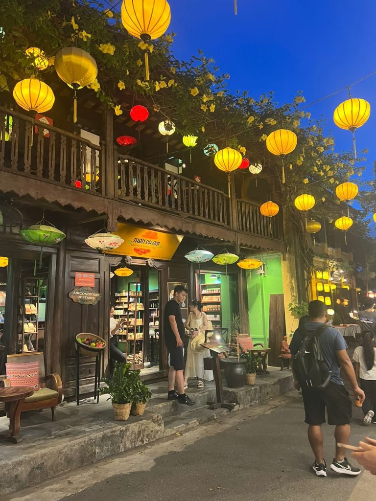 хойан вьетнам фонари вечер старый город хойан