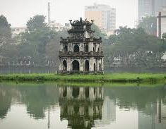 Озеро Хоан Кием и Красный мост в Ханое — символ древней столицы Вьетнама