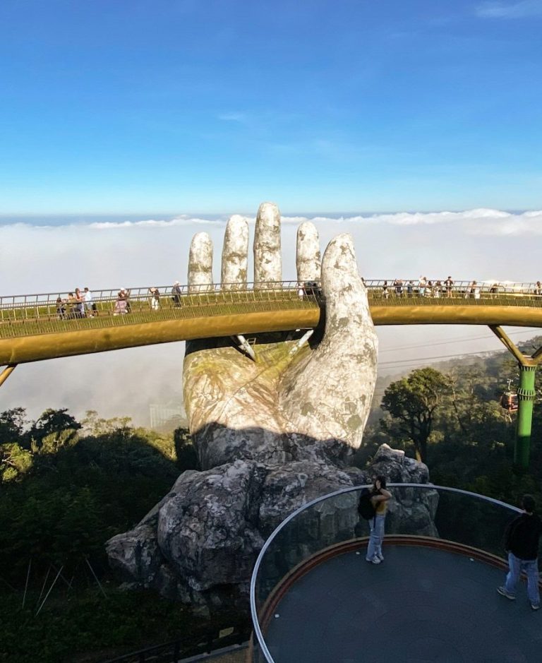 Экскурсия на Золотой мост из Нячанга в Дананг