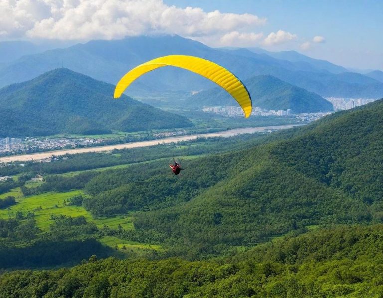 Параплан над горами Дананга и полуостровом Сон Тра — полёт над тропическими джунглями и скалами